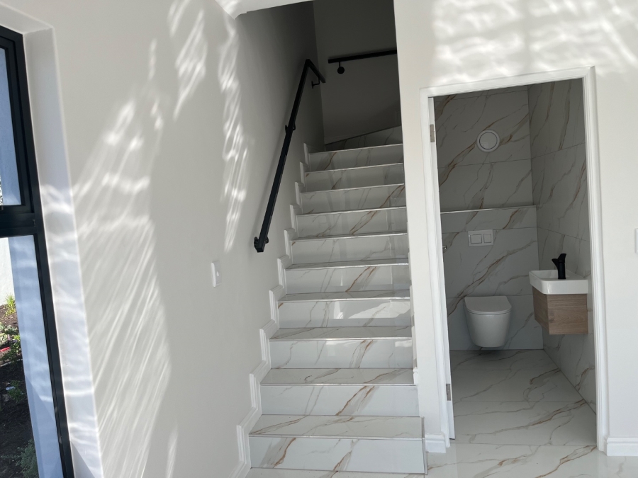3 Bedroom Property for Sale in Sandown Western Cape